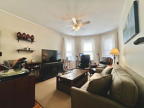 3rd image of 109 Strathmore Rd APT 7