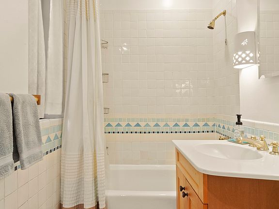 5th image of 320 W 90th St APT 2A