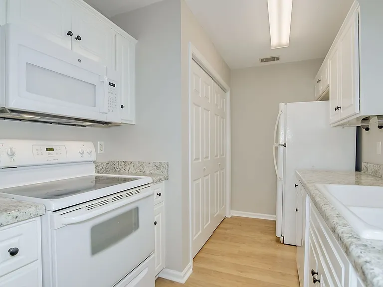 418 Northrop Pl — Photo 7