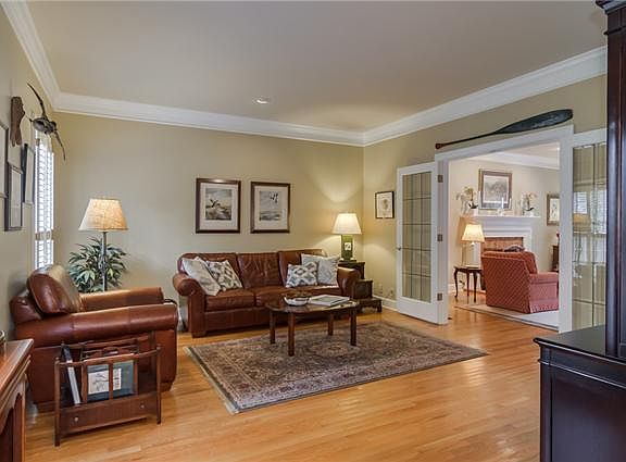 3rd image of 130 Sturbridge Dr