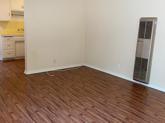 2nd image of 1820 Manning Ave APT 1