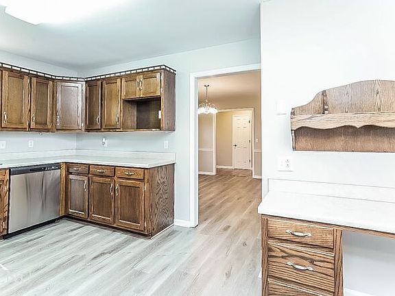 4th image of 2327 Abby Ct