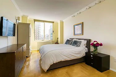 Rented by Marc V Porzecanski, LREB