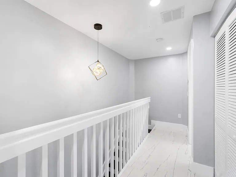 5233 SW 155th Way — Photo 10