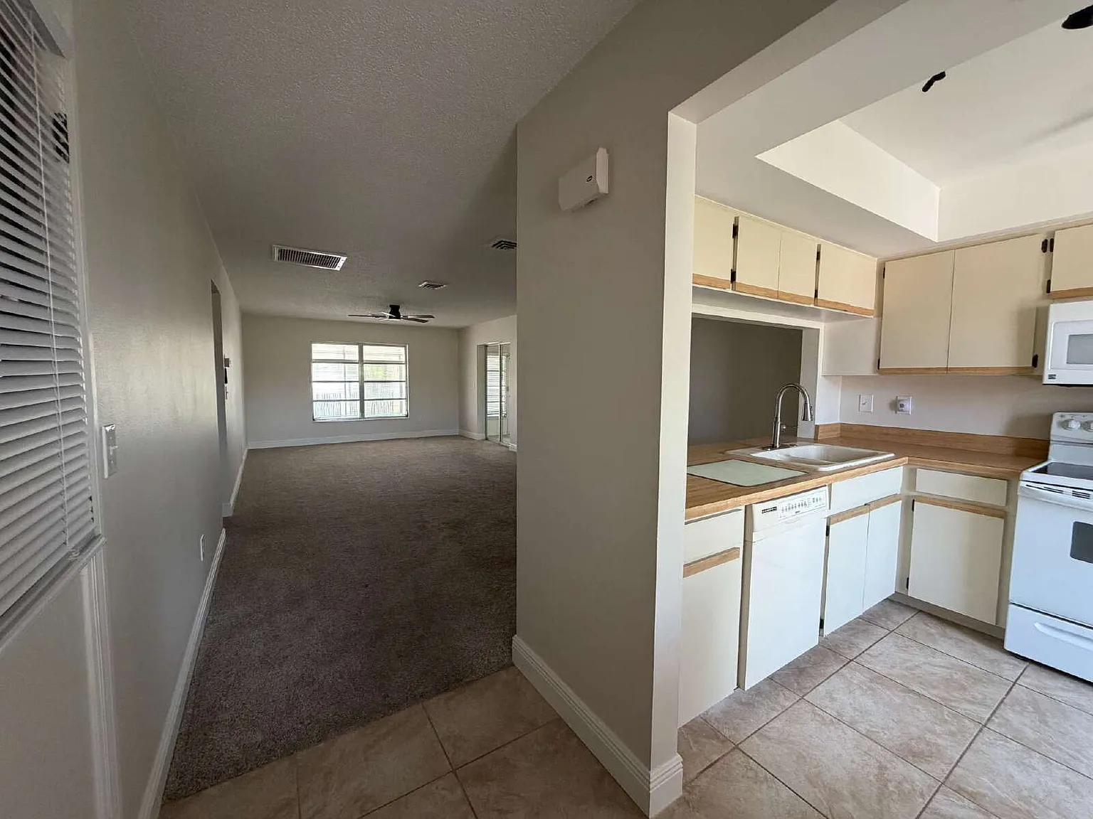 2 bed, 2.0 bath, 1094 sqft, $1,750 — Photo 3