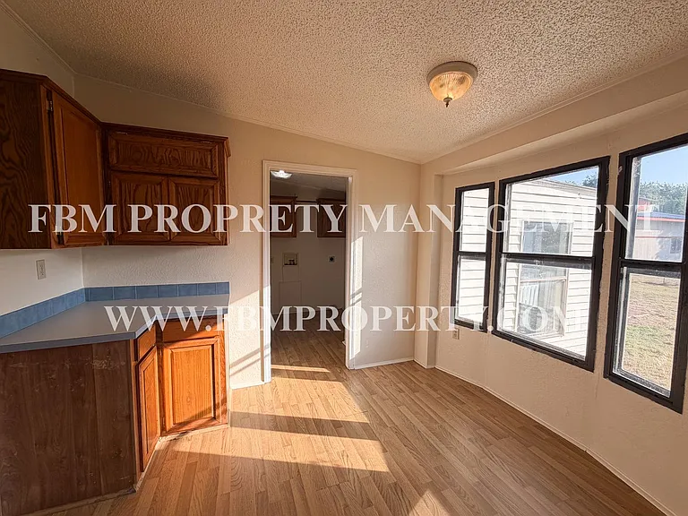 633 Mosley Rd — Photo 12