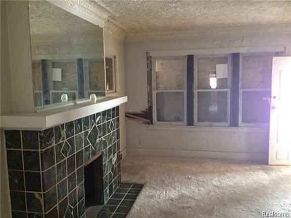 5th image of 5049 Hillsboro St