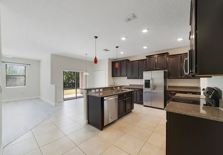 1315 Moss Creek Ln — Photo 2