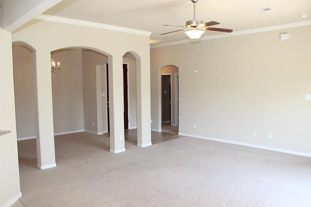 3 bed, 2.0 bath, 1749 sqft, $1,925 — Photo 4