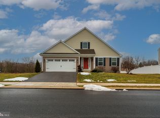 11 Amber Ln, Ephrata, PA 17522