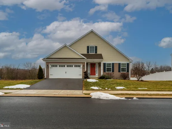 11 Amber Ln, Ephrata, PA 17522
