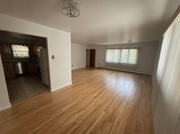 248 Columbia Avenue image 3 of 9