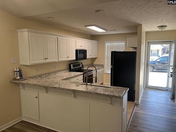 3rd image of 105 Crestland Dr