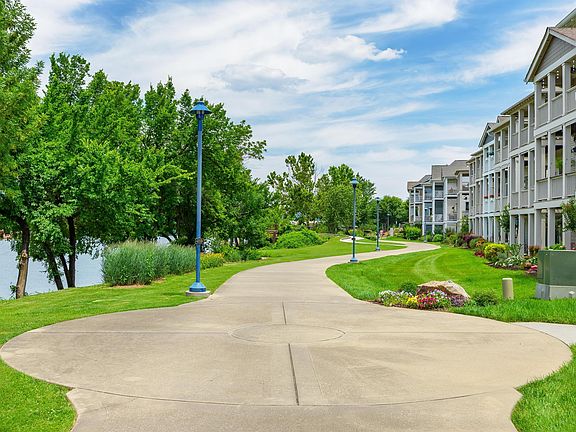 5th image of 909 Spinnaker Way