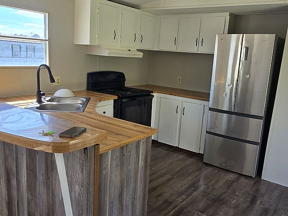 2nd image of 355 Wynnwood Ln