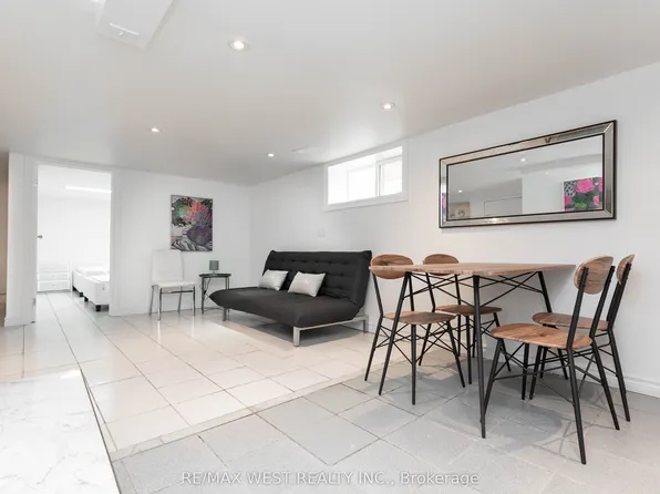 1166 Ossington Ave, Toronto, ON M6G 3W1