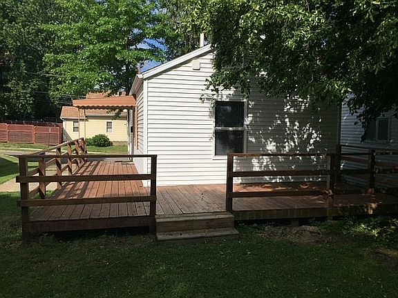3rd image of 2903 Burton Ave