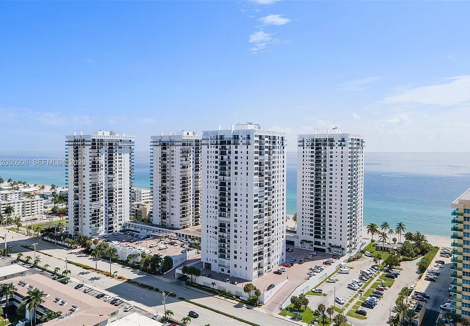 Catania Condo — Photo 1