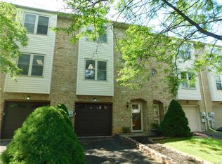 353 W 2nd St, Alburtis, PA 18011