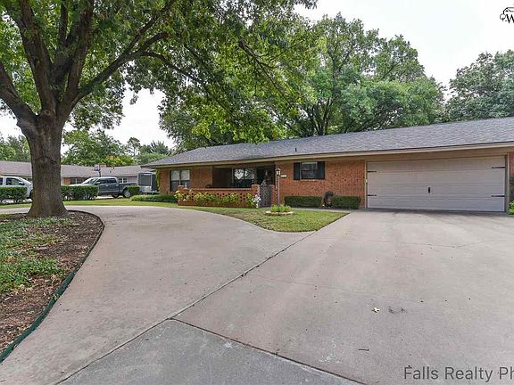 2nd image of 813 Mohawk Dr