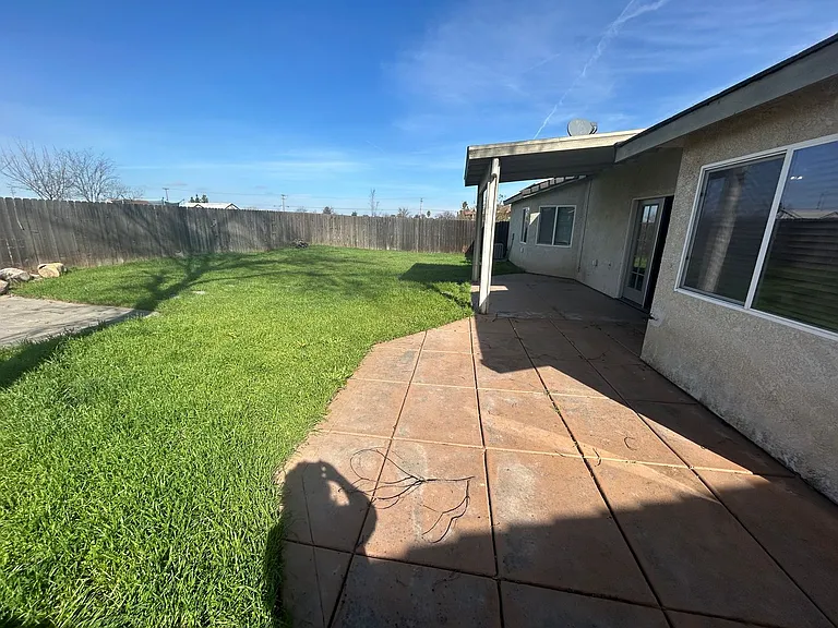2416 Glacier Way — Photo 23