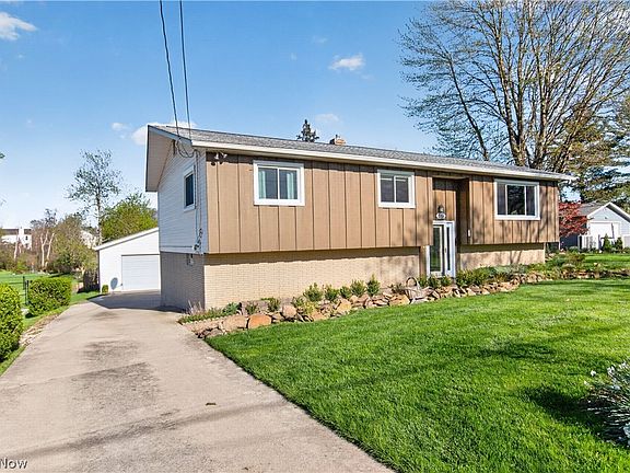 3rd image of 889 Pennys Dr
