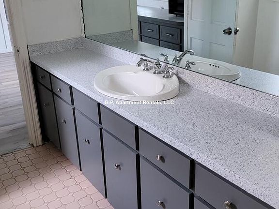 3rd image of 150 Belmont St #2