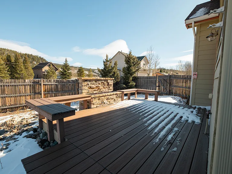 178 Lake View Cir W — Photo 40
