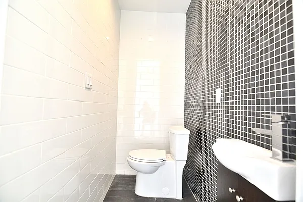 Rented by Hagstrom Management Inc | media 34