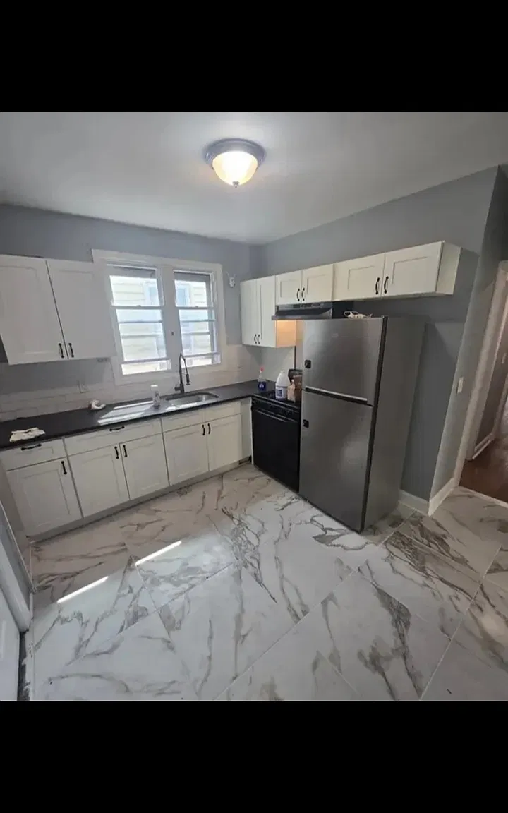 3 bed, $2,195 — Photo 1