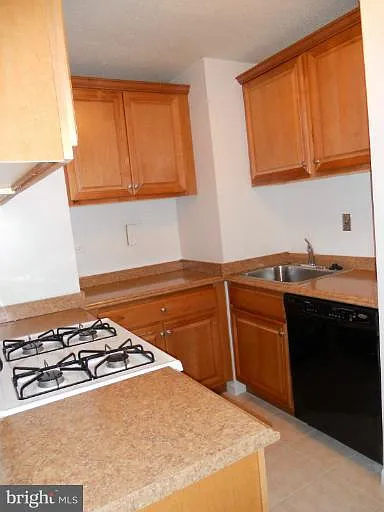 2030 N Adams St #811 — Photo 4