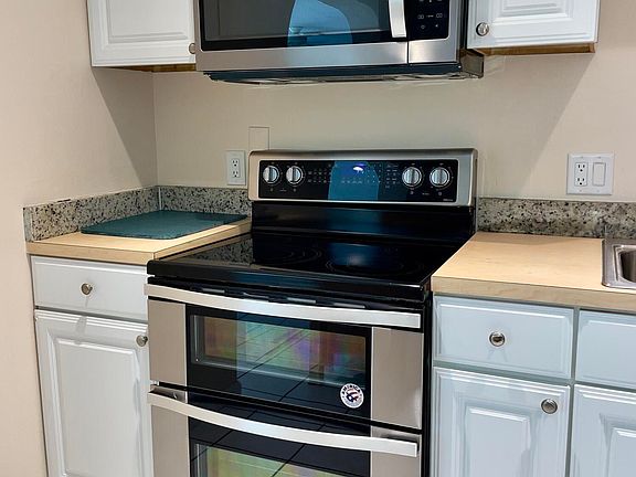 4th image of 557 Sheridan Ave #0