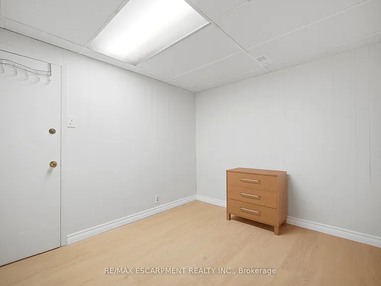 1926 Reiss Ct — Photo 29