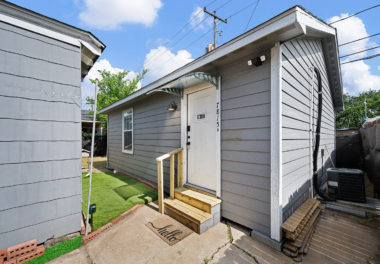 2 bed, 1.0 bath, 700 sqft, $1,350 — Photo 1