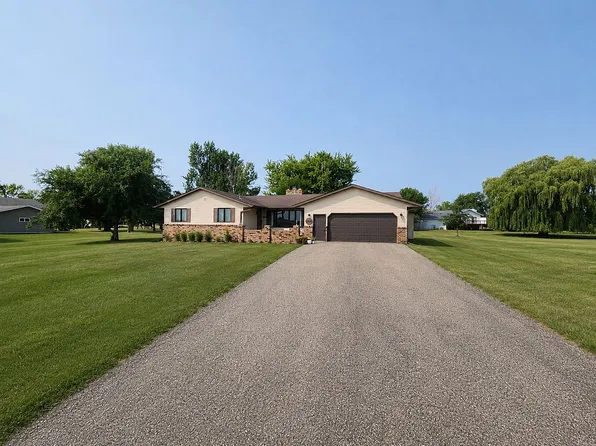 6205 Oakport St N, Moorhead, MN 56560