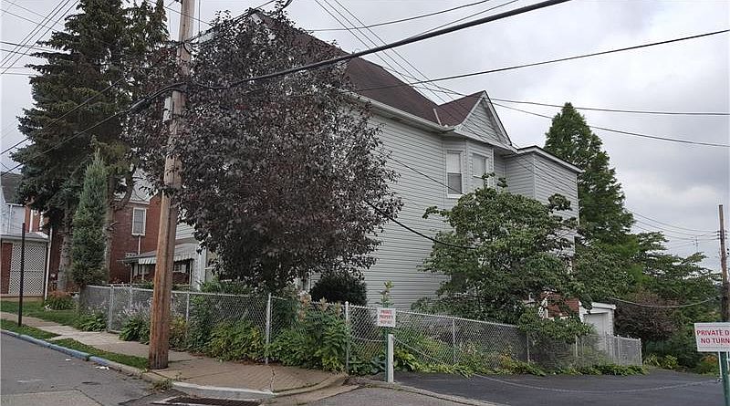 2nd image of 1300 Maple St