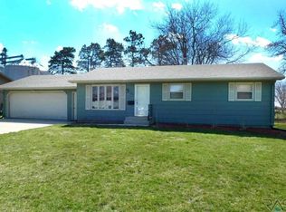 805 Westview St, Larchwood, IA 51241