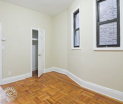5th image of 344 Gates Ave APT 2C