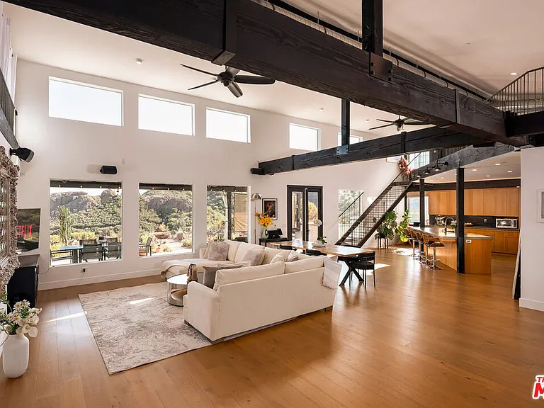 32194 Mulholland Hwy — Photo 10