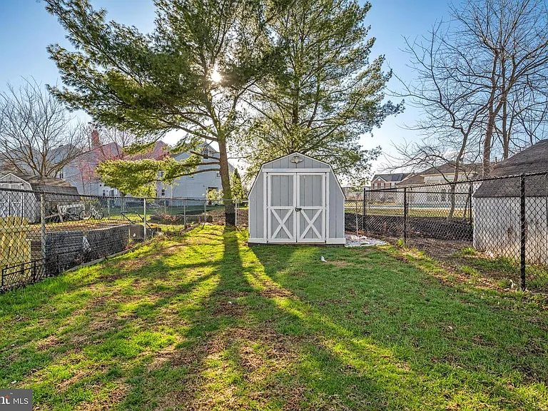 817 Thoreau Ln — Photo 24