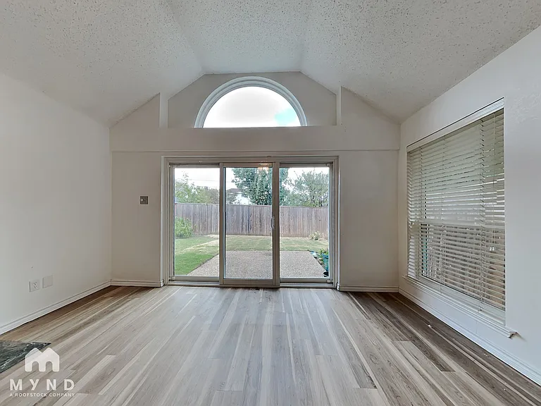 951 Freshwood Ct — Photo 6