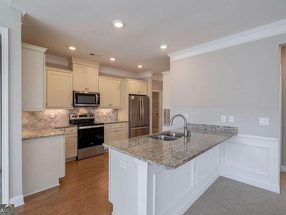 3rd image of 3615 Ridgehurst Ln