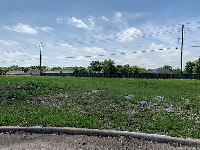 1st image of 6233 Sawgrass Dr