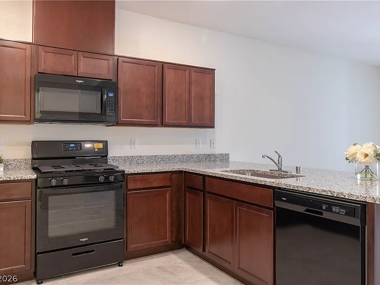 3208 Brynley Ave — Photo 8