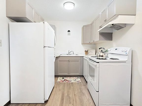 2nd image of 503 15th St SE #3