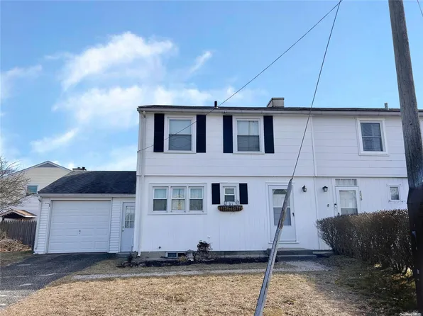 623 Edwards Street #A, Westhampton Beach, NY 11978