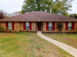 1119 Oval Dr, Athens, TX 75751