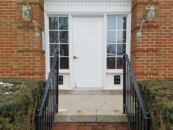 3rd image of 780 E Fox Hills Dr