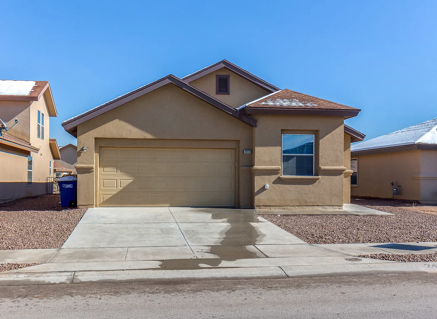 1 Story 3 Bedroom Home right by park — Photo 2
