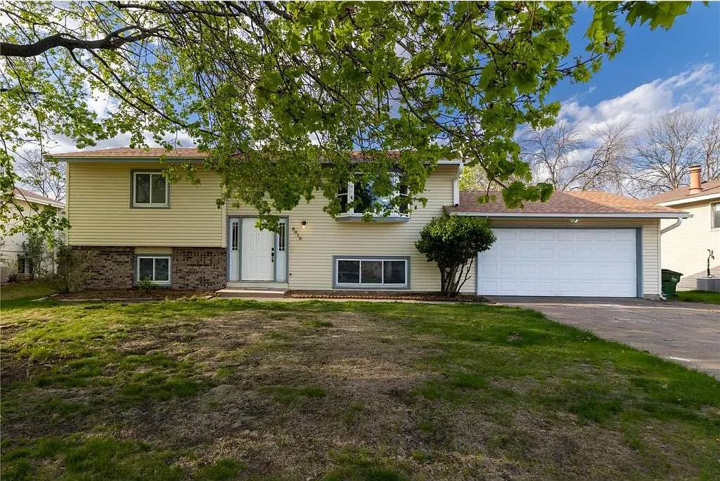 5 bed, 2032 sqft, $4,100 — Photo 2